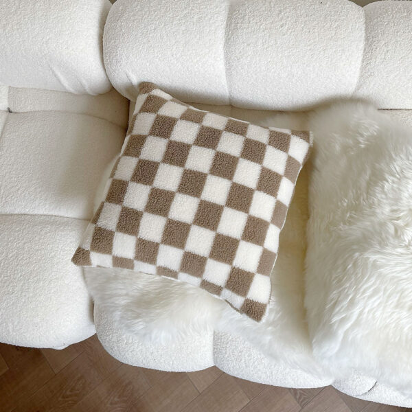 2PCS Lamb Cashmere Retro Chessboard Plaid Soft Plush Cushion Covers Set - Image 6