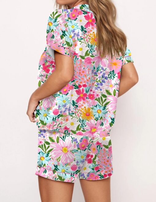 Jungle With Cheetahs Striped Satin Pajama Set For Women - Image 6